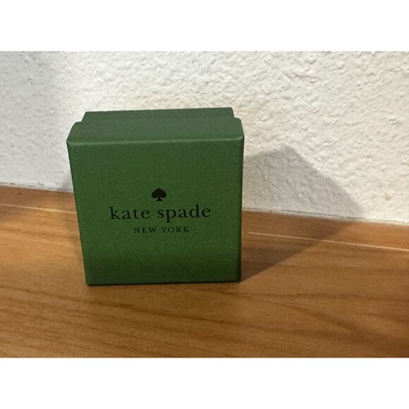 Kate Spade New York My Love Pearl Heart Earrings in Cream & Gold NIB - Picture 2 of 3